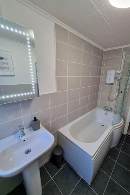 Spacious Home With Panoramic Sea View, Free Parking Ev & Large Garden Mousehole Exterior photo